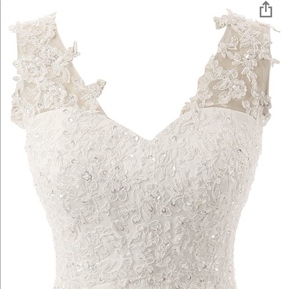 ❗️SALE❗️Ivory Beachy Wedding Dress (Size 18) NWT